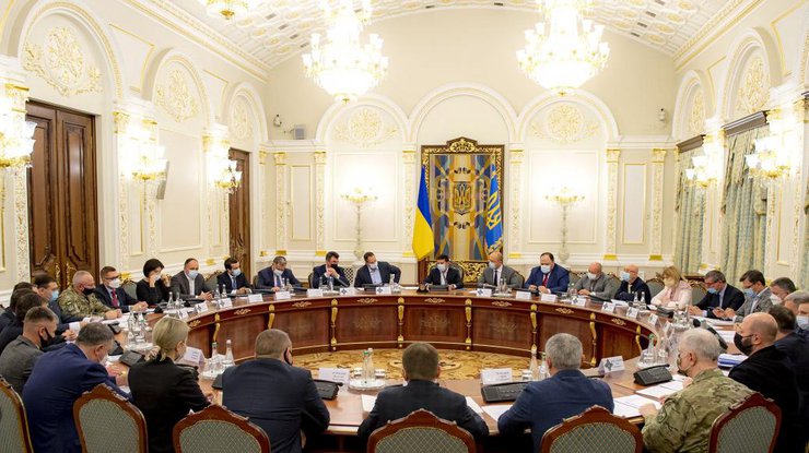 Заседание СНБО начнется в 17:30 в Офисе президента Украины
