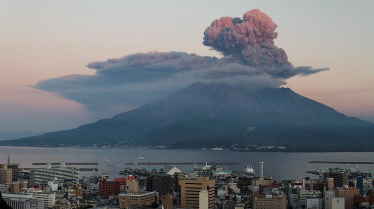Фото: вулкан Сакурадзима в Японии 