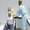 Німецька медсестра вколола фізрозчин замість вакцини і потрапила під суд