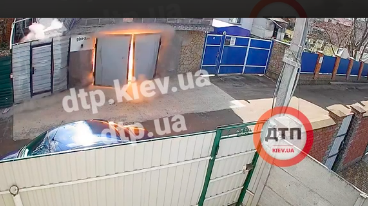 Фото: взрыв газа в Киеве попал на видео 