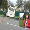 На Івано-Франківщині рейсовий автобус розчавив легковий автомобіль