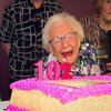 Перешагнули за 100 лет: австралийские сестры отметили рекордный день рождения