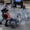 В Стамбуле задержали более 200 человек за попытку провести первомайскую акцию (видео)