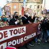 Во Франции на первомайских демонстрациях проходят массовые задержания (видео)