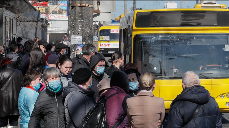 В Киеве заработал общественный транспорт