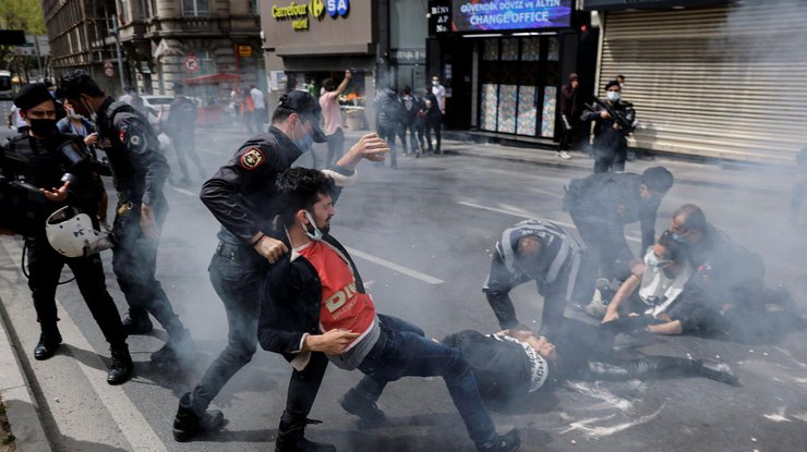 В Стамбуле прошли массовые задержания 