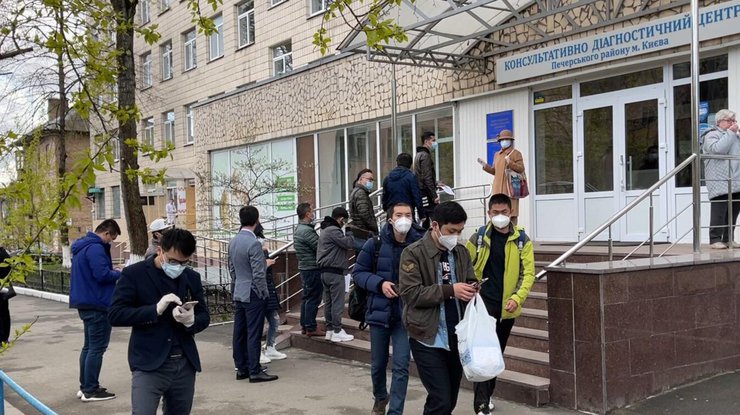 Вакцинация граждан КНР в Киеве