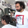 Перукар з Пакистану робить зачіски за допомогою вогню