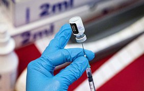 Украина ожидает очередную поставку вакцин Pfizer
