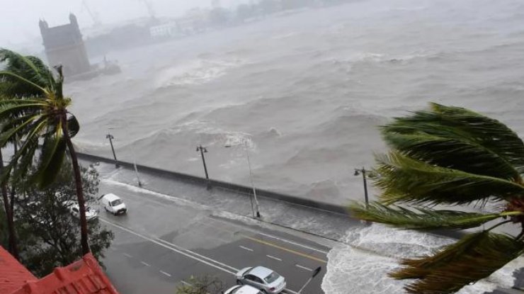 Бушующий циклон / Фото: Reuters 