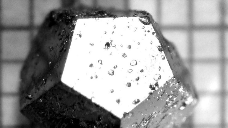 Квазикристалл был найден на ядерном полигоне/ фото: Geology