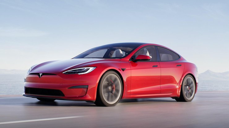 Tesla приостановила продажу своих электрокаров за биткоины
