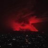 Извержение вулкана в Конго: лава остановилась в сотнях метров от огромного города (видео)