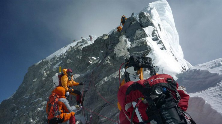Альпинисты на Эвересте