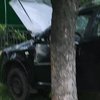 Авто зависло на заборе: в Киеве случилась серьезная авария (фото, видео) 