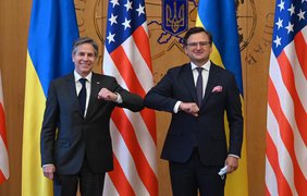 "Украине мешают Россия, коррупция и олигархи" - Блинкен