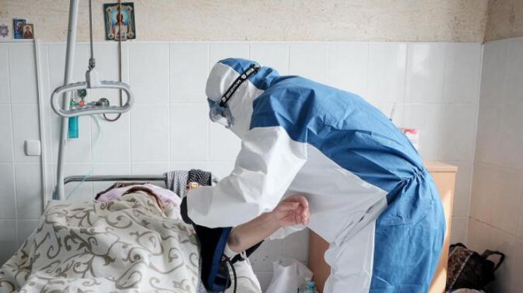 Третья волна коронавируса унесла больше жизней украинцев, чем две первые/ фото: Фокус