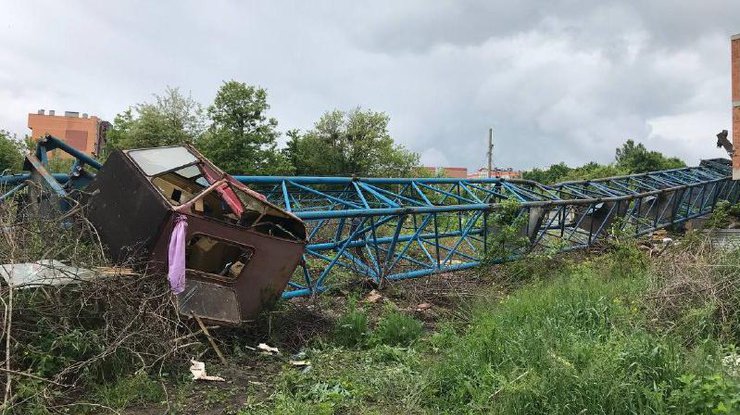 В Черновцах упал башенный кран/ Фото: promin.cv.ua