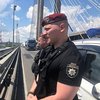 Пытались покончить с собой: на киевском мосту спасли самоубийц