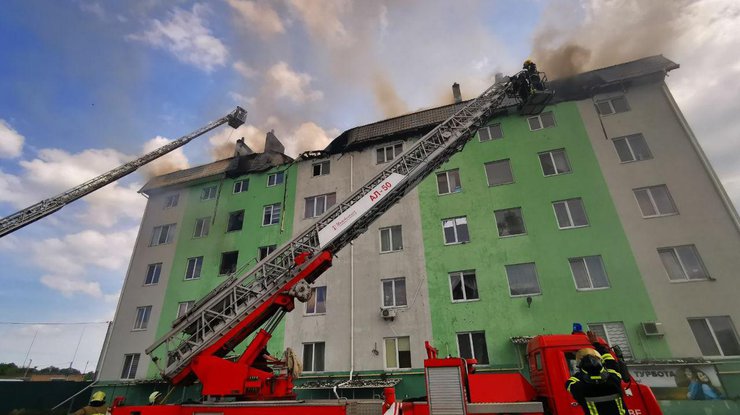 Взрыв и пожар в пятиэтажке в Белогородке
