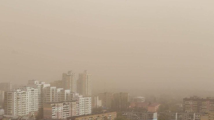 Пылевая буря в Киеве/ фото: Delo.ua