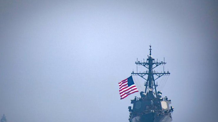 Американский эсминец Arleigh Burke USS Ross/ Фото: twitter.com/usnavy