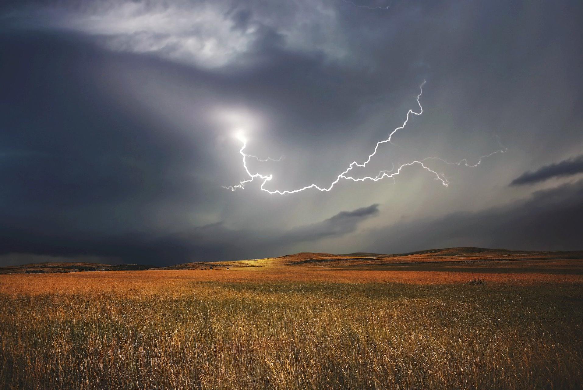 Синоптики обновили прогноз погоды на выходные в Украине 28 июня