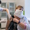 Вакцинация в Украине: темпы "падают" 