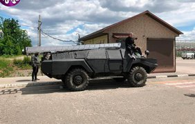 На рынке "Столичный" прогремели взрывы: пригнали бронемашину (видео)