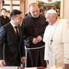 Зеленский назвал Папу Римского "мировым моральным авторитетом" и пригласил в Украину