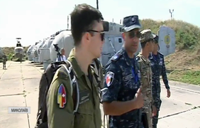 У Миколаєві військові України, Британії та США відпрацьовували повітряні маневри