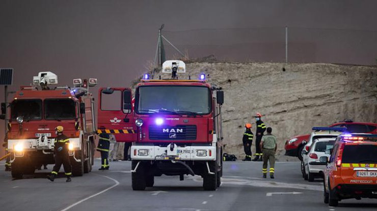 Пожар на складах в Испании/ фото: Ahora Granada
