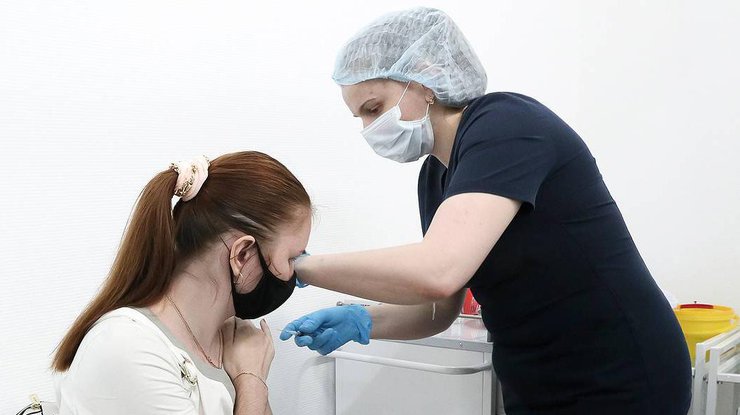 В Украине продолжается вакцинация