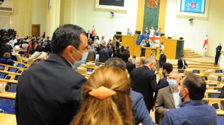 Драка в парламенте Грузии/ Фото: newsgeorgia.ge