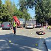 Доставали из-под грузовика: в Киеве в тройном ДТП погибла женщина