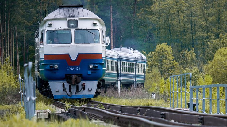 Поезд Чернигов - Ивано-Франсковск сбил человека