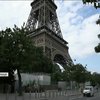У Парижі відкривають для відвідувачів Ейфелеву вежу