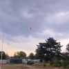 В Киеве перевернулся катер с парашютистом в воздухе: мужчину унесло ветром (видео)