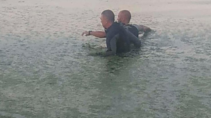 Фото: спасатели нашли тело утонувшего мужчины / ГСЧС