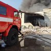 В Киеве вспыхнул крупный пожар: горят склады (видео) 