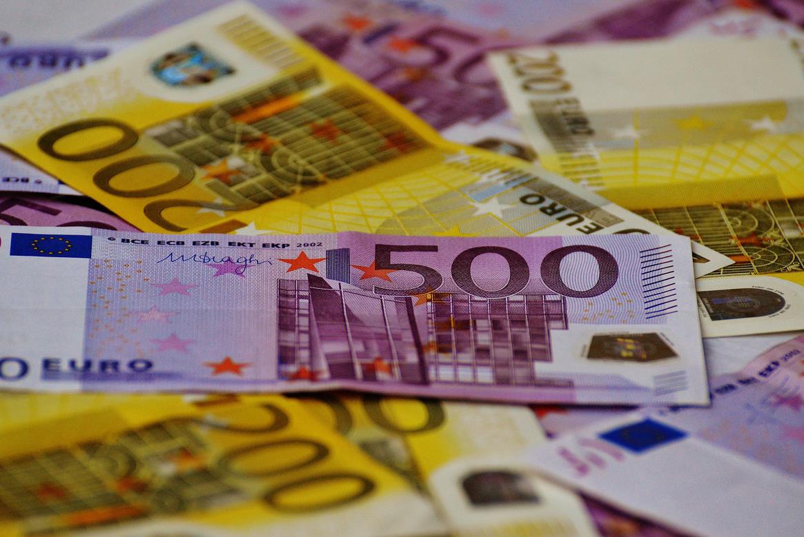 Национальный банк Украины (НБУ) на 5 июля 2021 года установил официальный курс евро