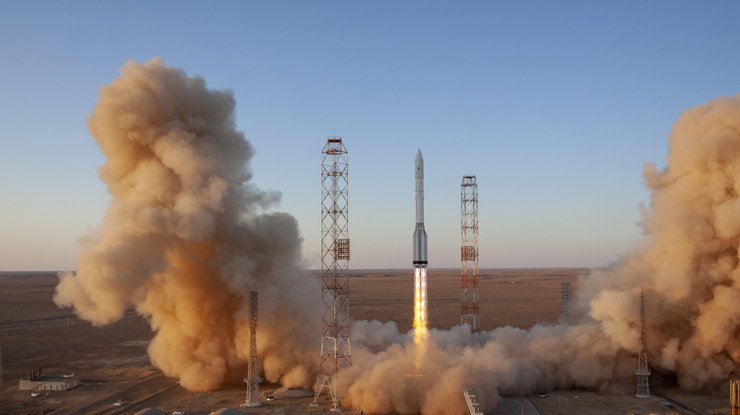 Запуск ракеты-носителя "Протон-М"