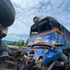 На Закарпатье пассажирский поезд протаранил грузовик и сошел с рельсов (видео)