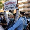 Токио захлестнула волна масштабных протестов (видео)