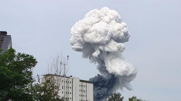 Фото: взрыв в Германии / twitter.com/Kai3k