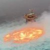 В Мексиканском заливе от взрыва загорелся и закипел океан (видео)