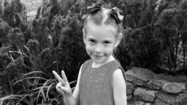 Фото: 6-летняя девочка найдена мертвой