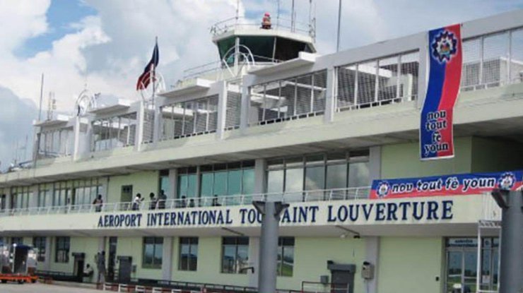 Аэропорт на Гаити/ Фото: rbc.ua