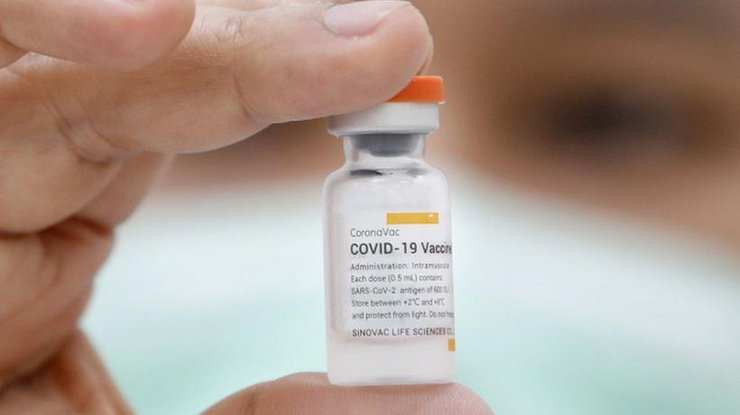 Вакцина дает трехкратное снижение нейтрализующего эффекта/ фото: BBC