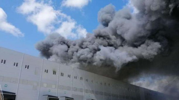 Пожар на складе / Фото: dsns.gov.ua